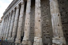 Roma - colonne palazzo di adriano