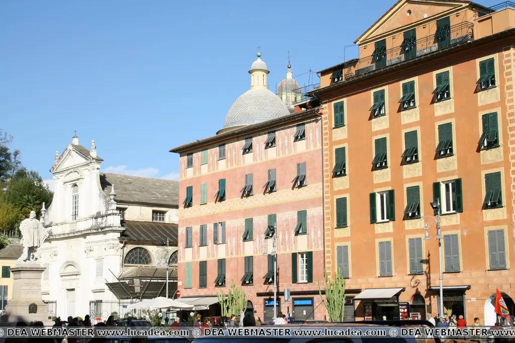 Palazzi di piazza Giacomo Matteotti a Chiavari