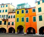 La piazza e le case di Varese Ligure