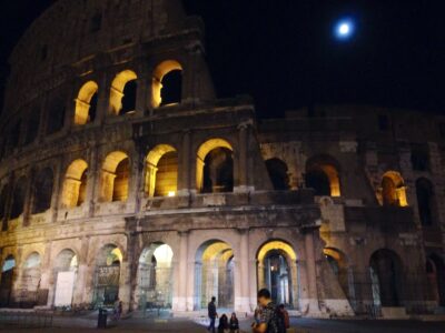 Colosseo in notturna