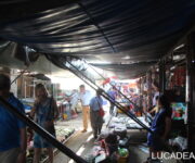 Mercato di Maeklong, il train market