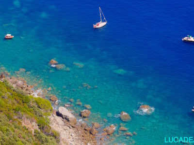 Mare blu in Liguria.