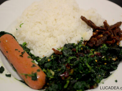 Wurstel, spinaci e riso