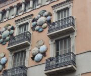 Ombrelli sulla rambla di Barcellona