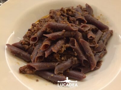 Fusi con salsiccia e radicchio: una pasta istriana gustata a Trieste
