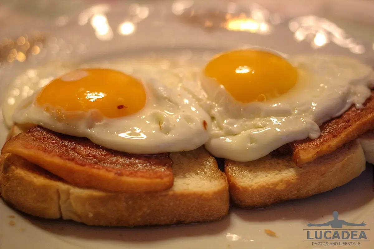 Bacon and eggs