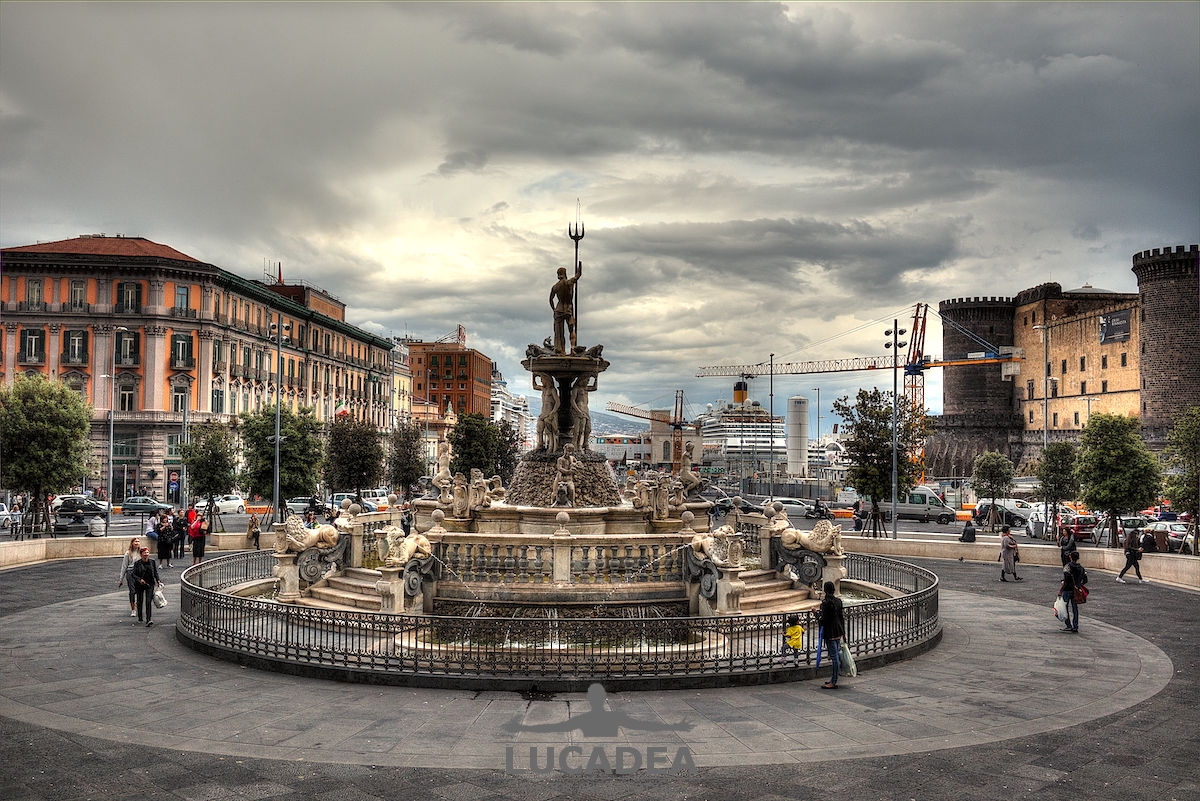 Fontana del Nettuno a Napoli