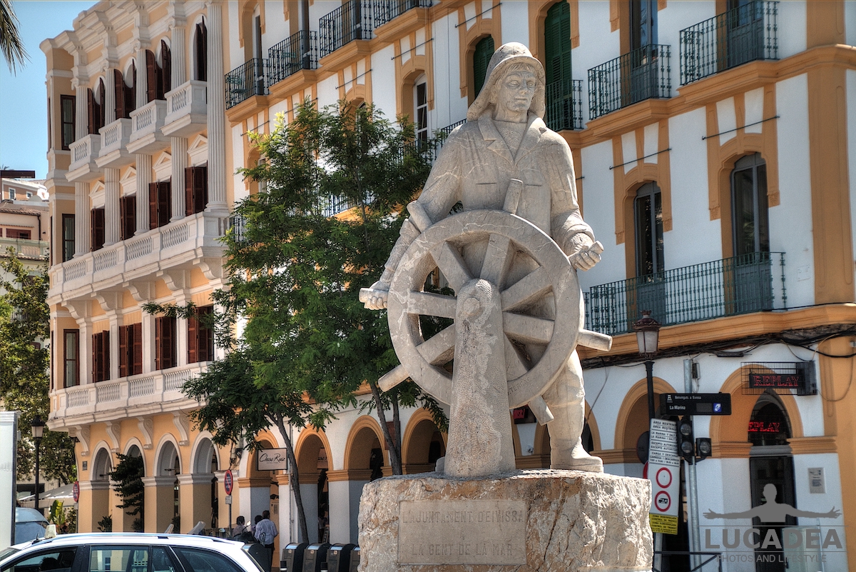 Statua del marinaio ad Ibiza