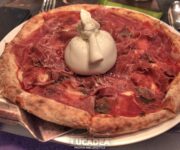 Pizza crudo di Parma e Burrata