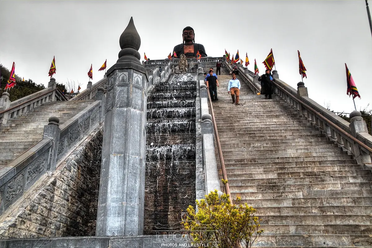 Buddha a Fansipan in Vietnam