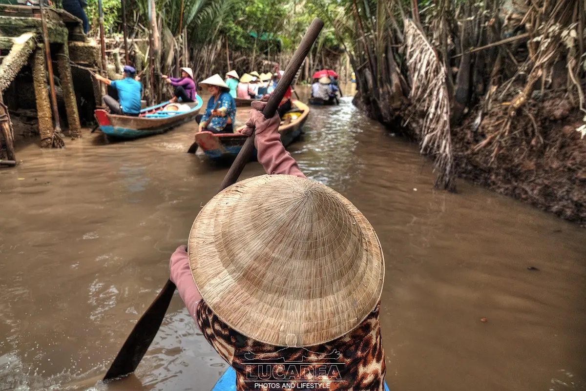 In barca in Vietnam