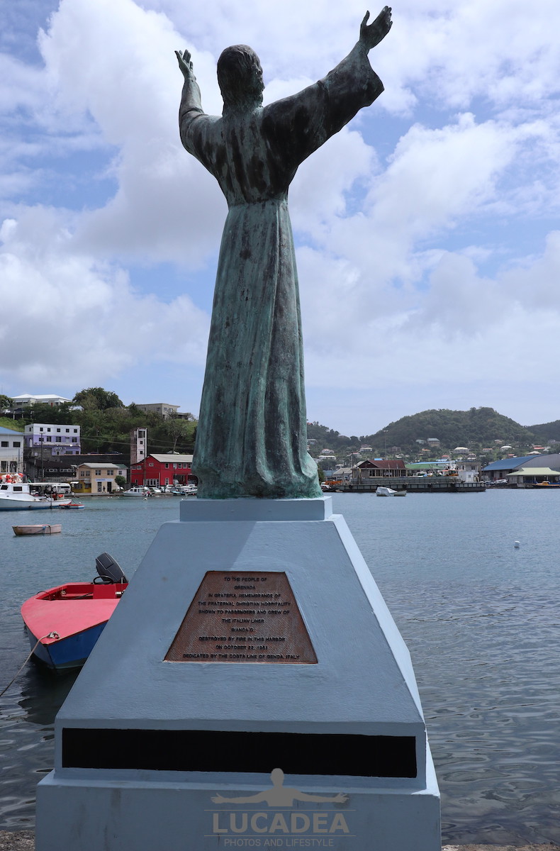 Il monumento alla Bianca Costa a Grenada