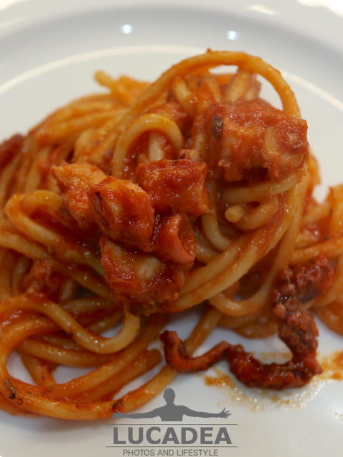Spaghetti con il sugo di polpo