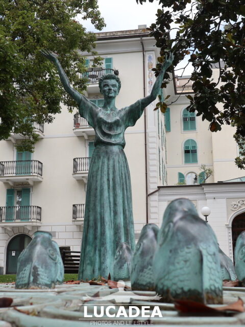 La statua di Mariele Ventre a Sestri Levante