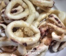 Anelli di calamaro fritti