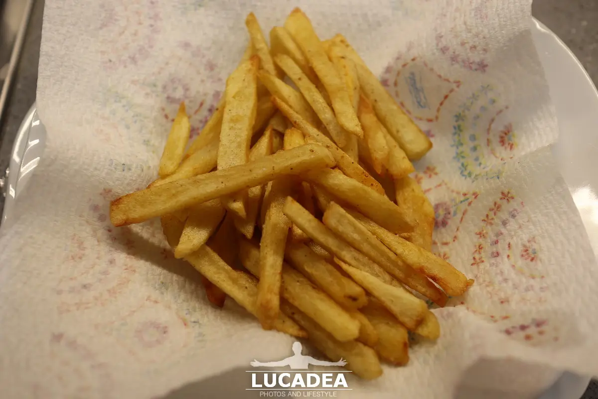 Patatine fritte fatte fresche