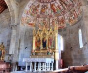L'Altare Maggiore e l'Abside del Duomo di Fiesole (Firenze)