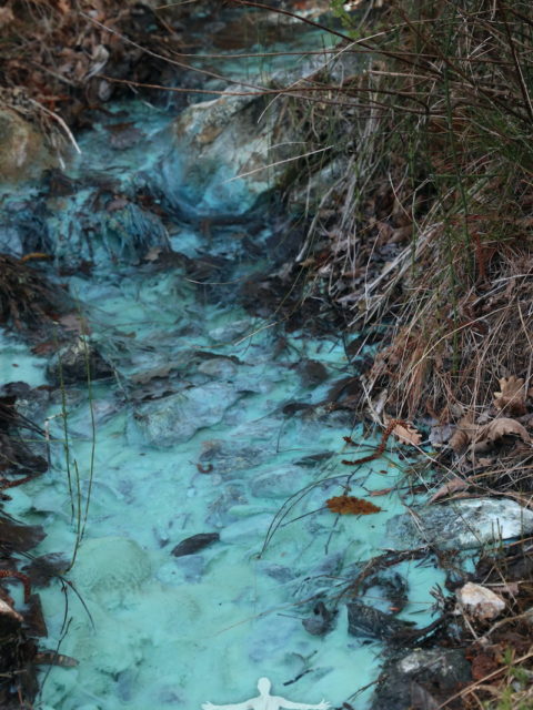 Le acque verderame delle miniere di Libiola