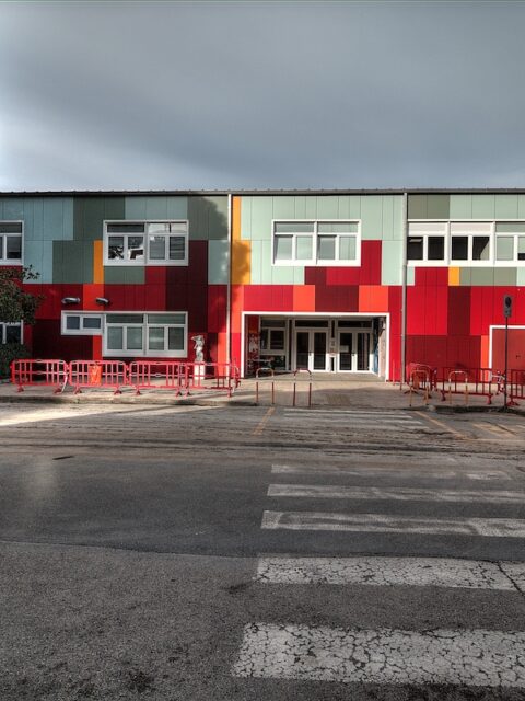 La scuola elementare di via Lombardia a Sestri Levante