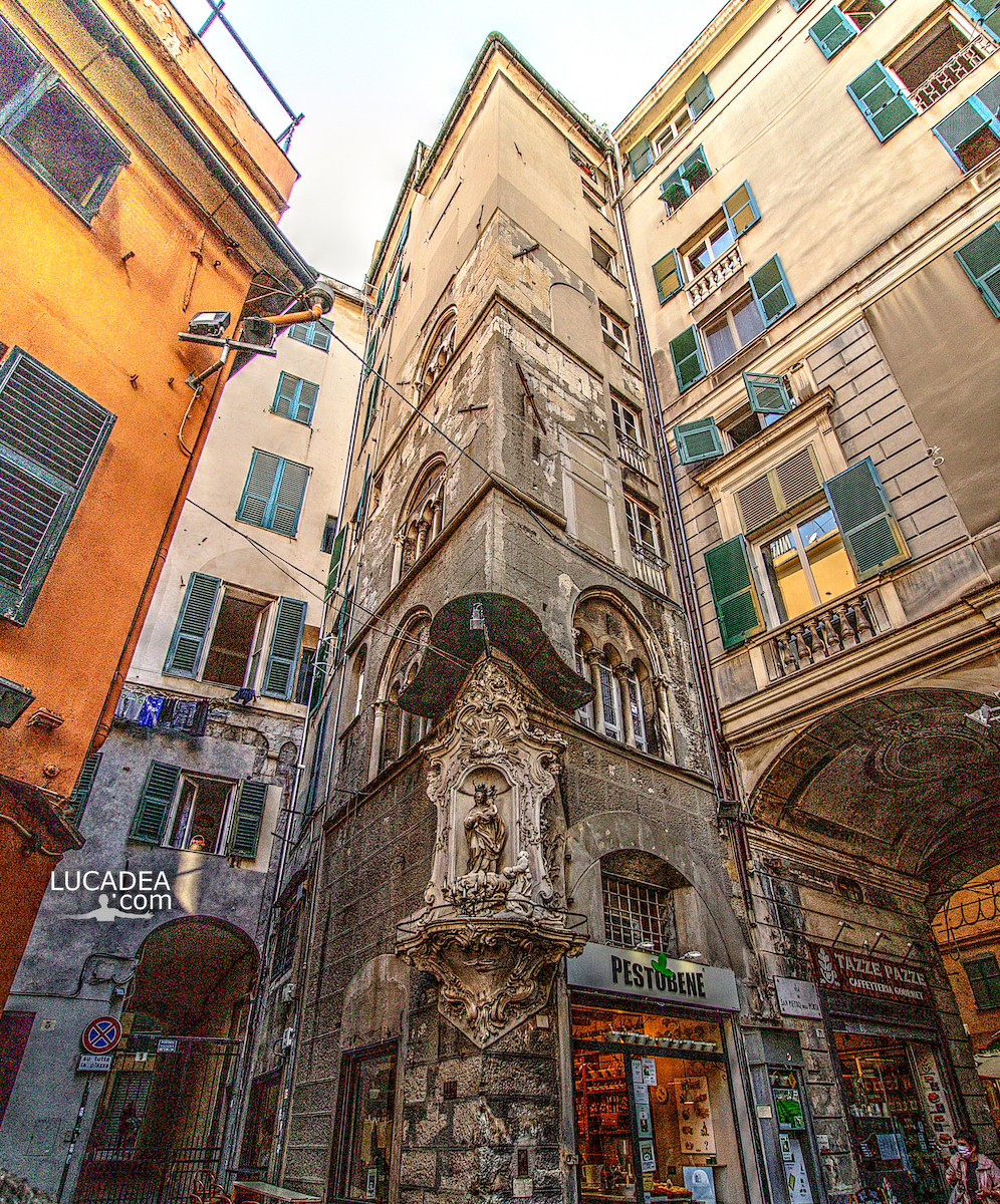 L’Edicola di Vico San Pietro della Porta a Genova