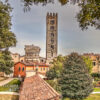 Il campanile Basilica di San Frediano vista dalle mura di Lucca