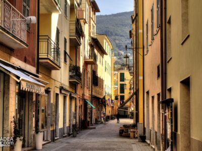 Il carrugio di Moneglia in Liguria