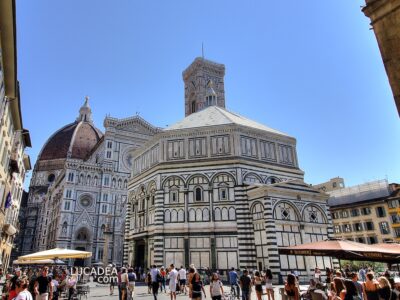 Piazza di San Giovanni a Firenze con il Battistero e il Duomo