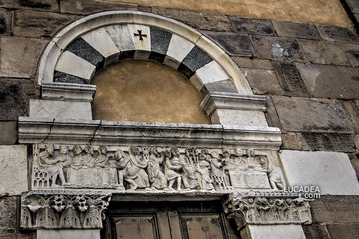 L'architrave scolpita da Biduino della chiesa di San Salvatore a Lucca