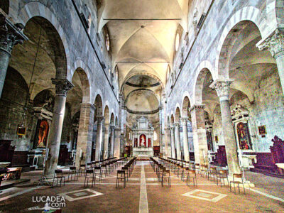 L'interno della chiesa di Santa Maria Foris Portam a Lucca