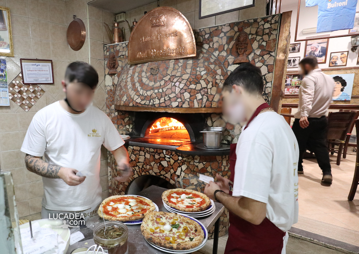 Pizza margherita Dal Presidente a Napoli