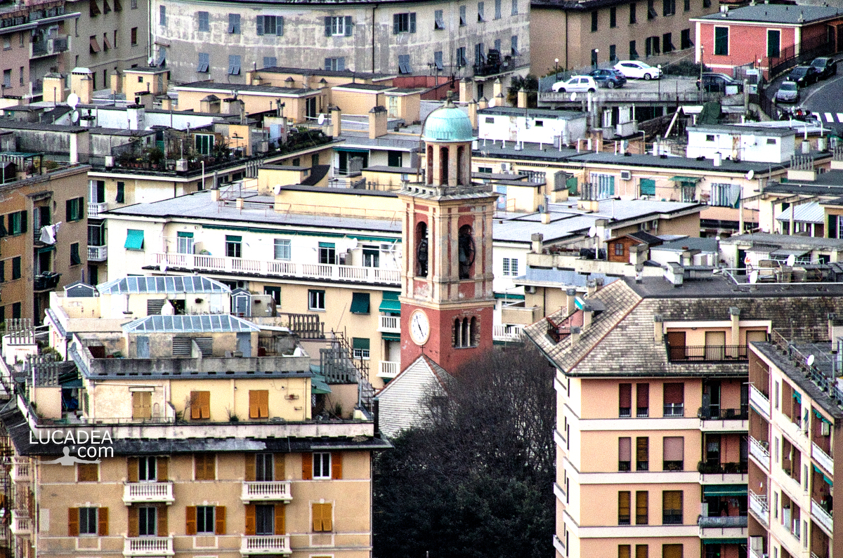 Il campanile della chiesa di Santa Margherita di Marassi a Genova