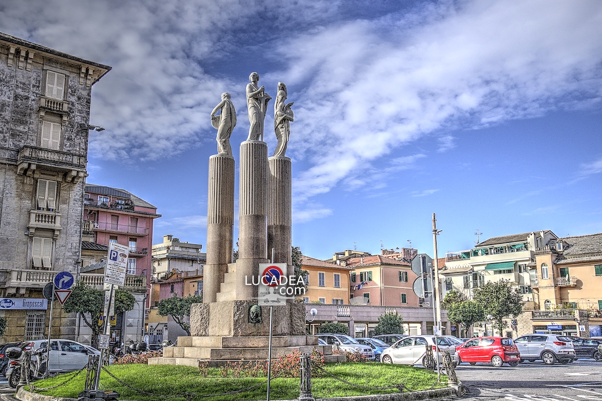 Il monumento ai Caduti di piazza Vittorio Veneto a Lavagna