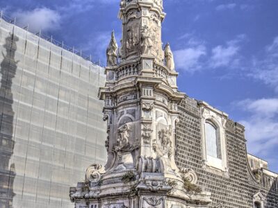L'obelisco dell'Immacolata in piazza del Gesù Nuovo a Napoli
