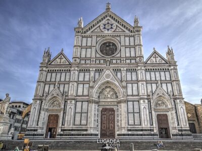 La facciata della Basilica di Santa Croce a Firenze