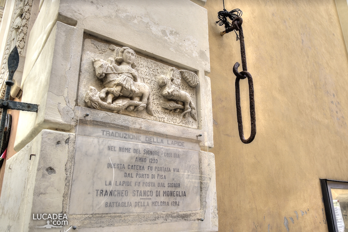 Le catene del porto di Pisa in ricordo della Meloria a Moneglia