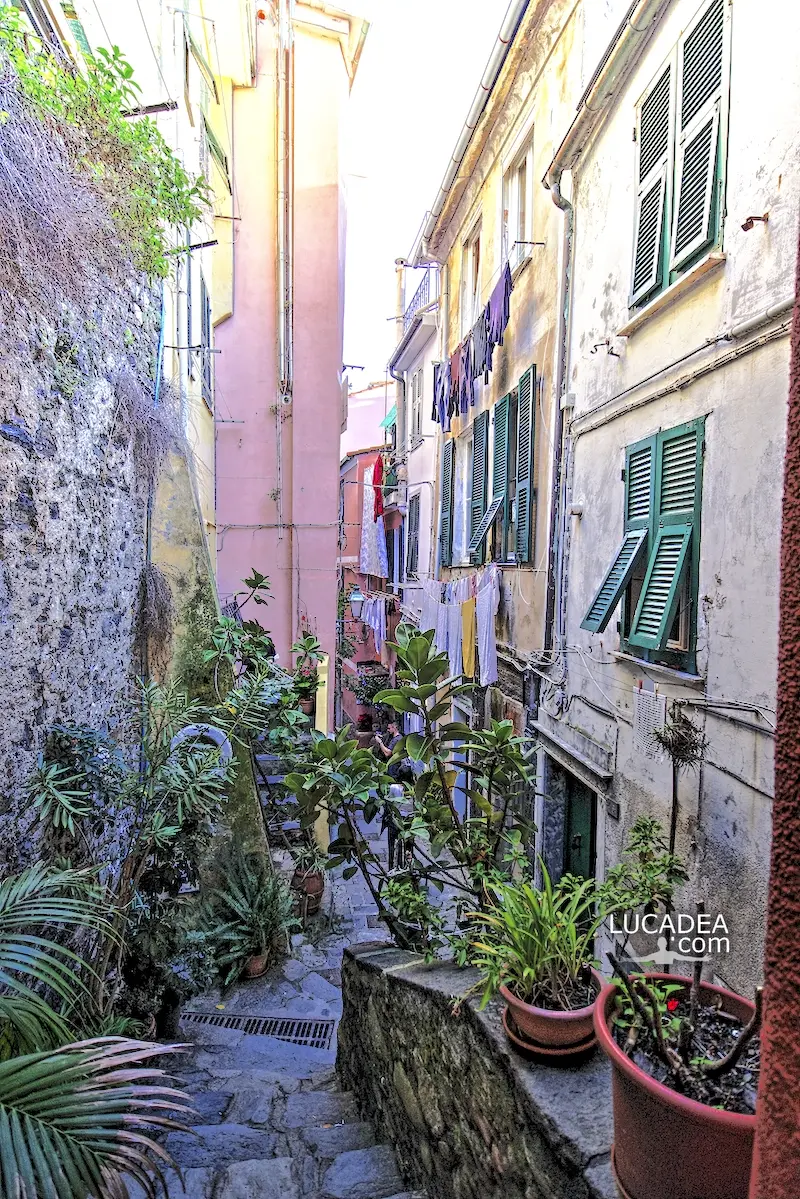 Uno scorcio di un vicolo di Vernazza alle Cinque Terre