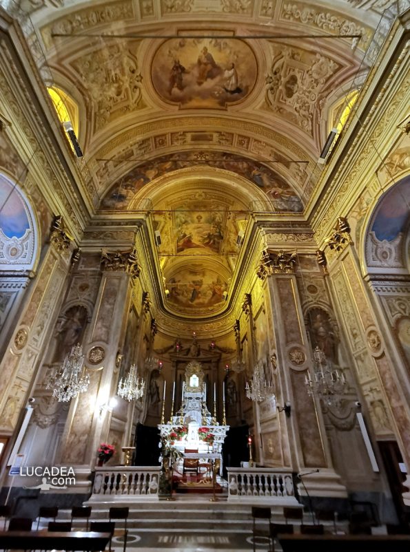 L'interno della chiesa di San Bartolomeo della Ginestra
