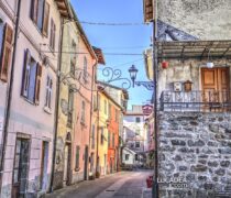 Uno dei vicoli del borgo di Brugnato in Liguria