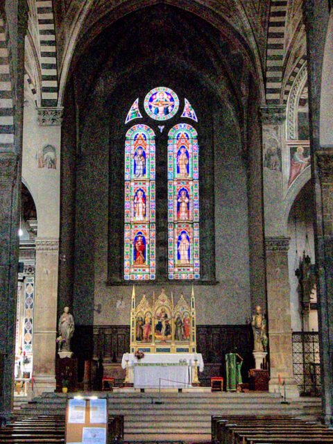 L'altare maggiore della chiesa di Santa Trinità a Firenze