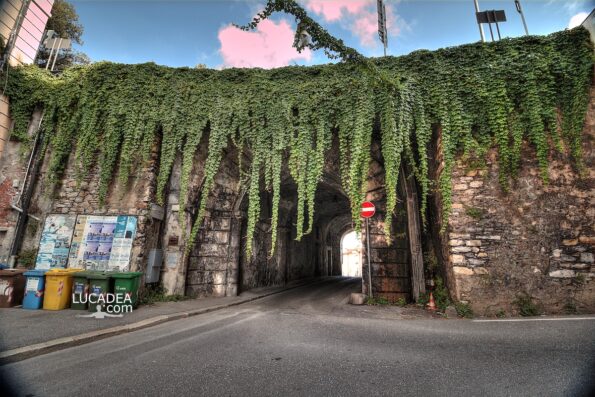 La porta dell'Olivella a Genova
