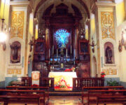 L'interno della chiesa dei Cappuccini a Sestri Levante