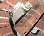 Il borgo rotondo di Varese Ligure ripreso dal drone