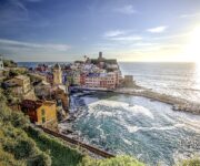 L'iconica vista di Vernazza perla delle Cinque Terre di Liguria