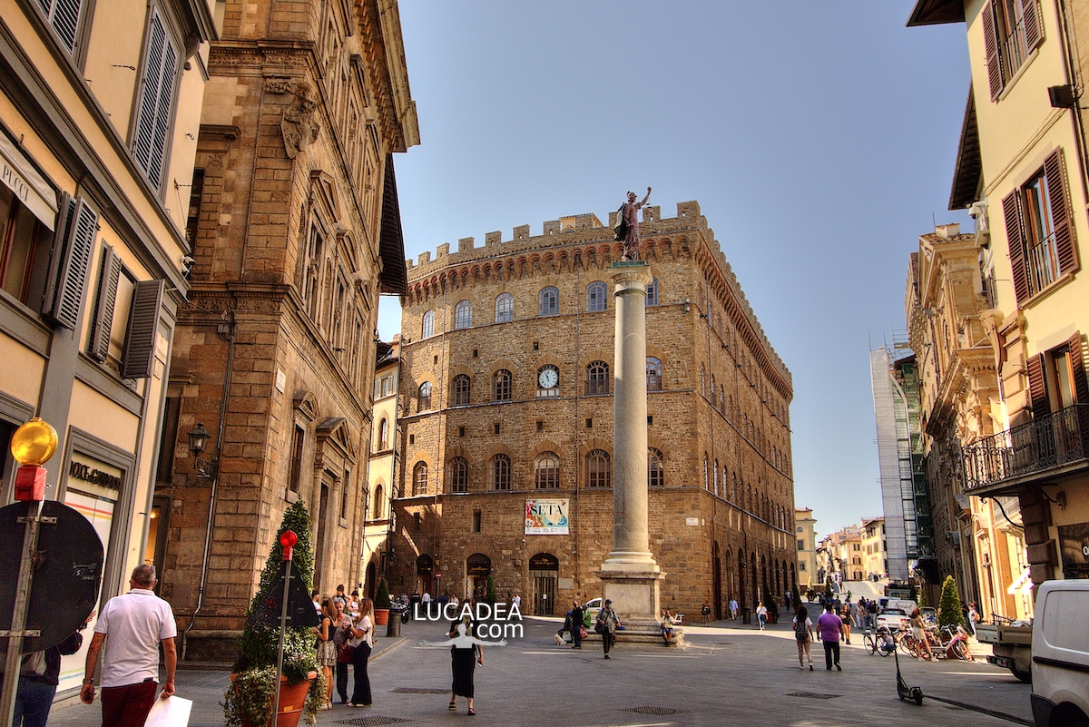 La piazza di Santa Trinità a Firenze