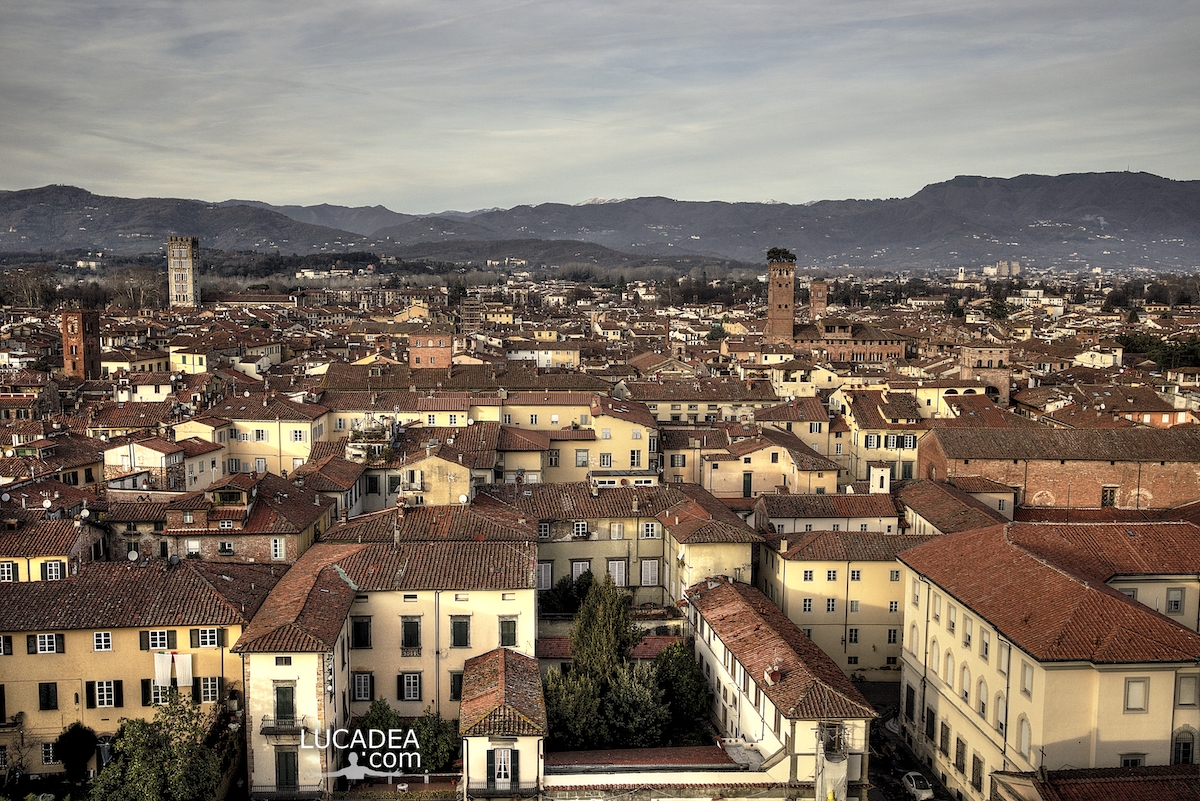 La città di Lucca vista dal campanile del Duomo