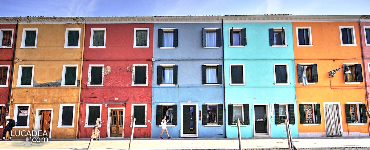 Le celebri case colorate dell’isola di Burano vicino a Venezia