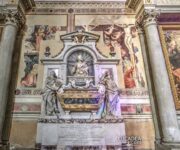 La tomba di Galileo Galilei in Santa Croce a Firenze