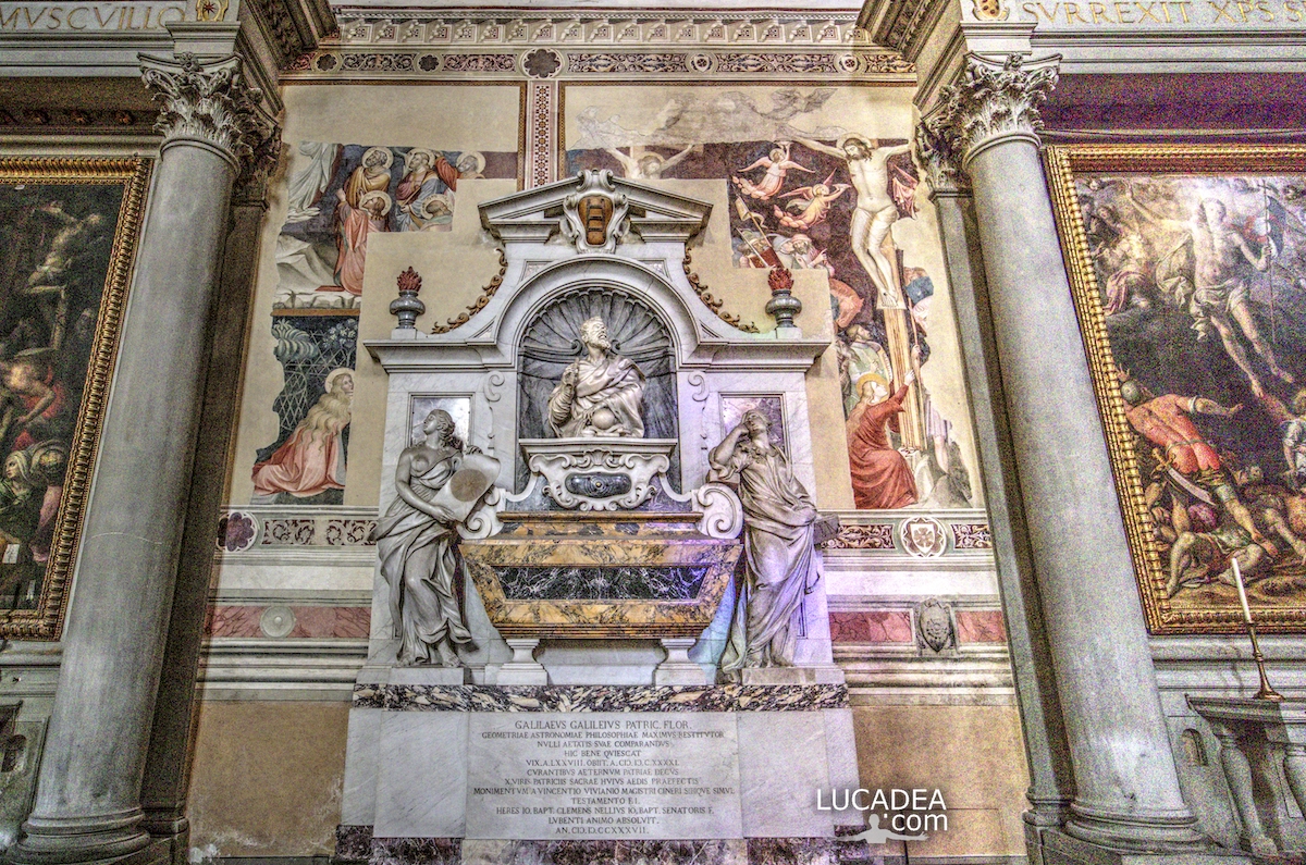 La tomba di Galileo Galilei in Santa Croce a Firenze