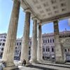 Il portico del Teatro Carlo Felice a Genova