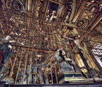 L'interno della chiesa di San Gregorio Armeno a Napoli